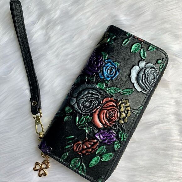 Handmade Genuine Leather Floral Embossed Accordion Wallet/ Wristlet - Picture 1 of 13